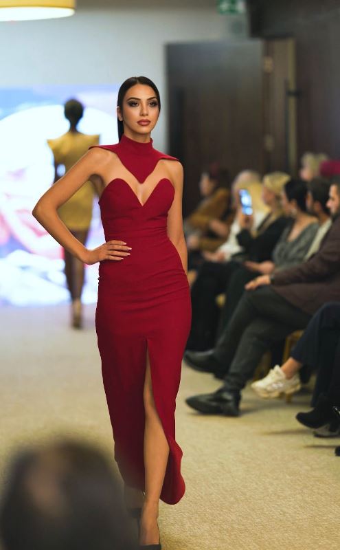 Moda Dünyasının Yeni Markası Successo Defilesi Büyüledi Moda Dünyasının Yeni Markası Successo Defilesi Büyüledi